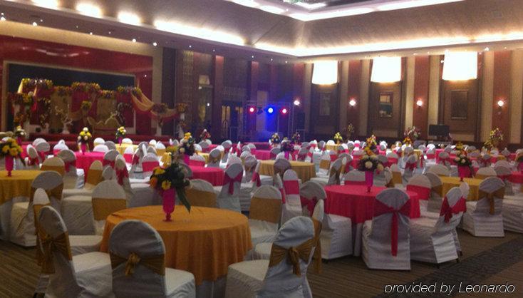 Country Inn & Suites By Radisson, Sahibabad Газиабад Екстериор снимка